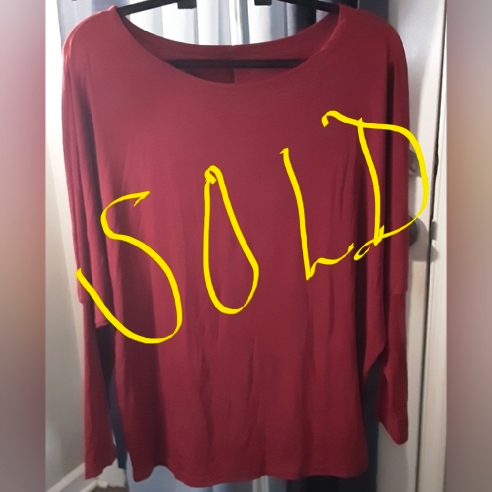 NWOT UNBRANDED WOMEN'S BURGUNDY BATWING PULLOVER SIZE LARGE